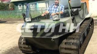 Гусеничный вездеход из старого автохлама собрал житель Ленинского района