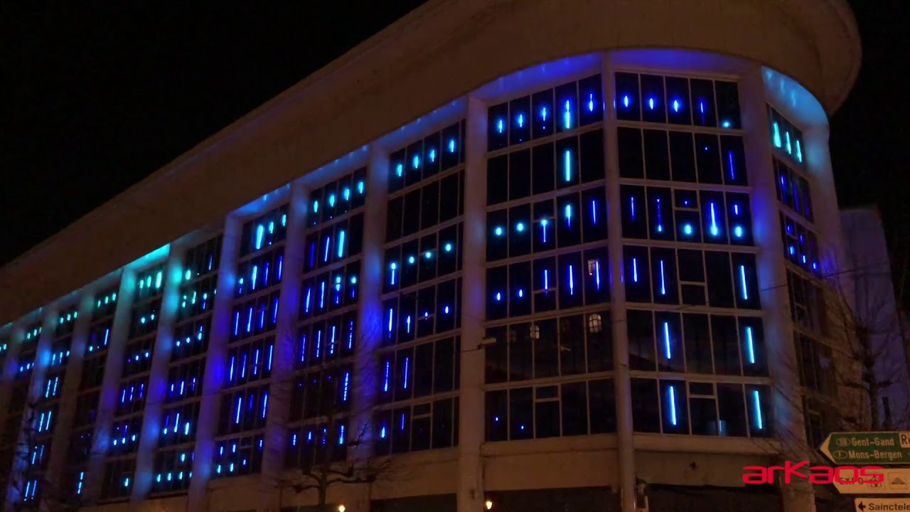 Facade of the former Citroën garage highlighted during the Bright Festival