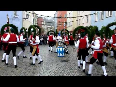 Schäfflertanz Wasserburg am Inn in der Hofstatt am 07.01.2012.MOV