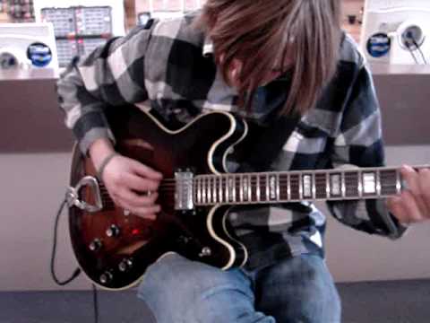 Guild Starfire 4 Electric Guitar Demo Semi-Hollow Body SF-4 Vintage Sunburst.  Needs more cowbell!