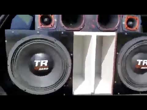 TRITON TR 2250 RMS TOCANDO MUITO NO GRAVE!