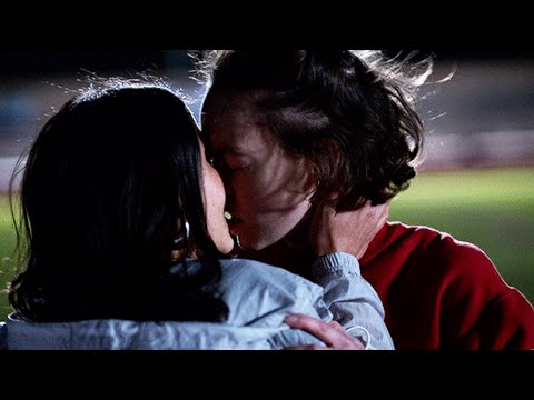 Casey & Izzie Kiss ||  Atypical