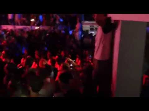 Method Man Walks on the Crowd - Fresh Island 2014