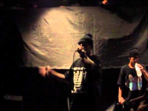 ♪ ♫  Warrior de Rapper School y Martin Mc-Frestyle en el keko bar en vivo(2012♪ ♫