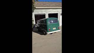 1969 Volkswagen Bus T2 - Start Up & Backing Up