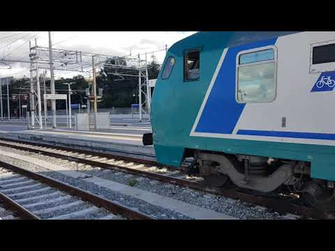 Treno Regionale+Locomotore E464.044 Regionale 5560 Reggio di Calabria Centrale-Cosenza
