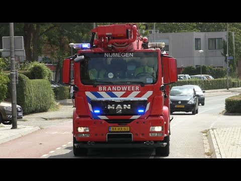 Prio 1 HW 08-2151 met spoed naar verschillende meldingen in Nijmegen