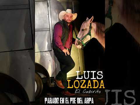 PARADO EN EL PIE DEL ARPA