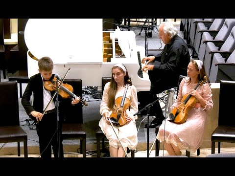 VALER BOGDAN și *elevul său*