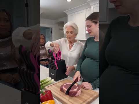 Tired of dull knives making cooking a struggle? This knife set cuts meat effortlessly! 🥩