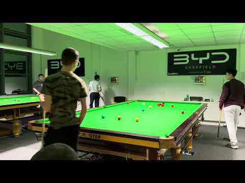 Zhao Xintong in practice against young Polish snooker professional Michal Szubarczyk