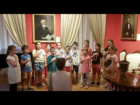 intonarea Imnului Național de către elevi ai Liceului de Muzică „Tudor Ciortea” Brașov