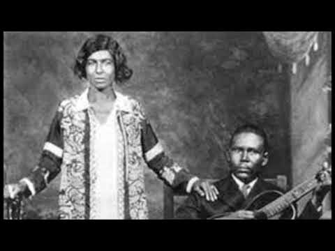 Memphis Minnie-Down In The Alley (Take 2)