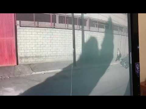 noticia de última hora hombre queman carro estacionado en una fundición Gamboa