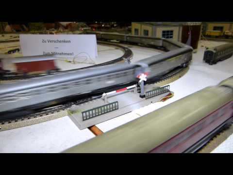 39. Stummi-Treff WN,  10 - Bahnübergang  (Märklin 457 B)