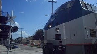 preview picture of video 'Amtrak Train The Silver Star Going Thru Ybor City Tampa Florida'