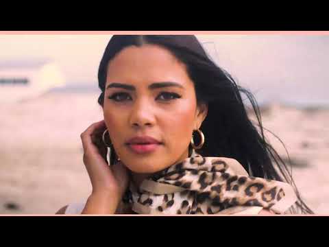 Beach days - Feat Caryn Klein