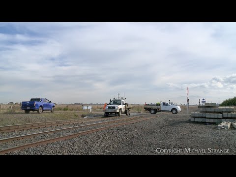 ARTC Hi-Rail Toyota Landcruiser Utility Vehicle Transitions To Rail (25/5/2022) - PoathTV Trains