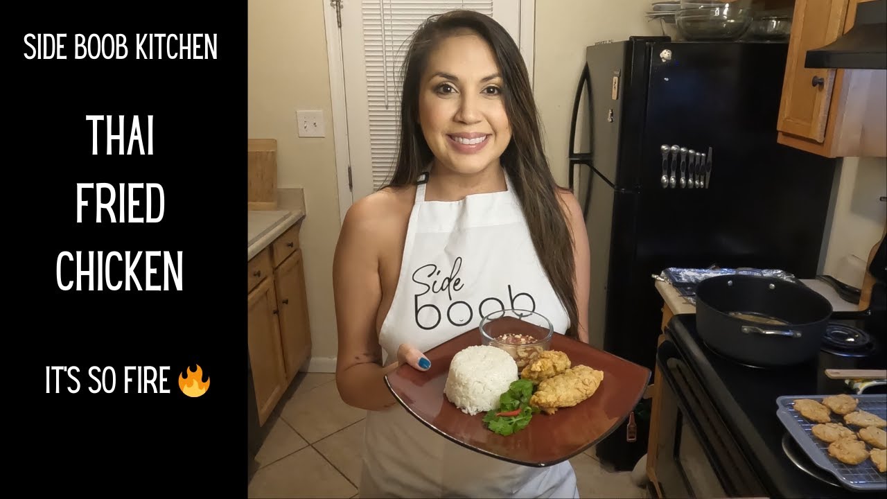 Madame fait la cuisine nue sous son tablier