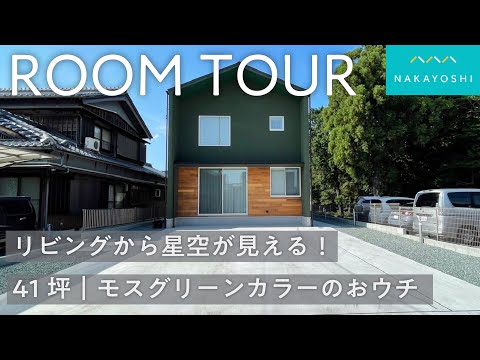 モダンな木製の庭の小屋カスタム デザインのラウンジ エリア豪華な屋外暖炉
