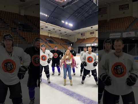 Chickens on ice 🏒 @knoxvilleicebears  #country #chickens #dance #hockey