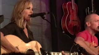 Chely Wright - McCabe&#39;s Guitar Shop - &quot;Shut Up and Drive&quot;!