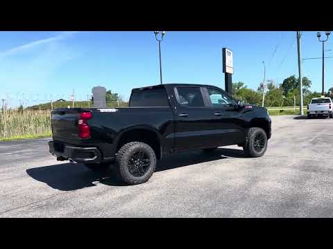 2026 Chevrolet Silverado 1500 Crew Cab Short Box 4-Wheel Drive Custom Trail Boss in Black for sale at Lally Chevrolet Ltd. in Tilbury, ON