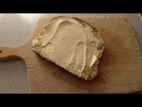 MongoTV_10868 - Min Natmad - Ristet TOASTBRØD Med REJEOST LIGHT og PIKANTOST