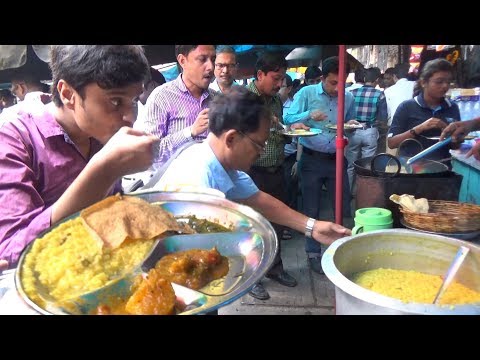 Khichdi @ 20 rs | Fried Rice @ 25 rs with (Curry-Papad-Beguni-Chutney) Kolkata Near Lalbazar Video