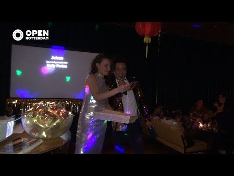 010nu - Wei Not Sing tovert Kino om tot karaokepaleis