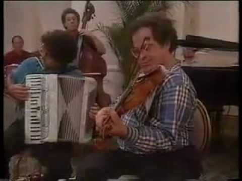 Itzhak Perlman plays Klezmer