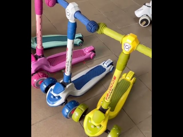 Дитячий триколісний самокат PILL2 музика, підсвітка, фара Біло-синій