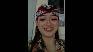 Download lagu CEWEK GINGSUL Eva Turonggo Wesi Ebeg Cantik Story WA mp3 Download lagu CEWEK GINGSUL Eva Turonggo Wesi Ebeg Cantik Story WA mp3