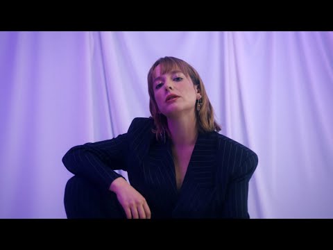lùisa - New Woman (Official Music Video)
