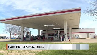 Average gas price in Illinois surpasses $4 per gallon, continues to climb