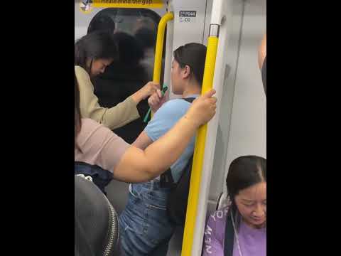 眾目睽睽地鐵食煙  扮若無其事被拍下｜新界主場 NTT Media #香港
