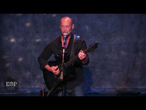 Everybody Looks Good (at The Starting Line) - Paul Thorn