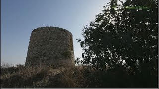 preview picture of video 'Molino de viento y campiña de Trebujena, Cádiz.'