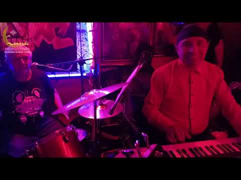 LOS OVNIS DE HUANUNI - MINERO (EN VIVO EN CHIVAZ PUB)