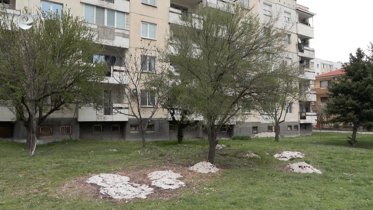 ОП "Екопрогрес" в Хасково бори плевелите с едра сол, хората са възмутени