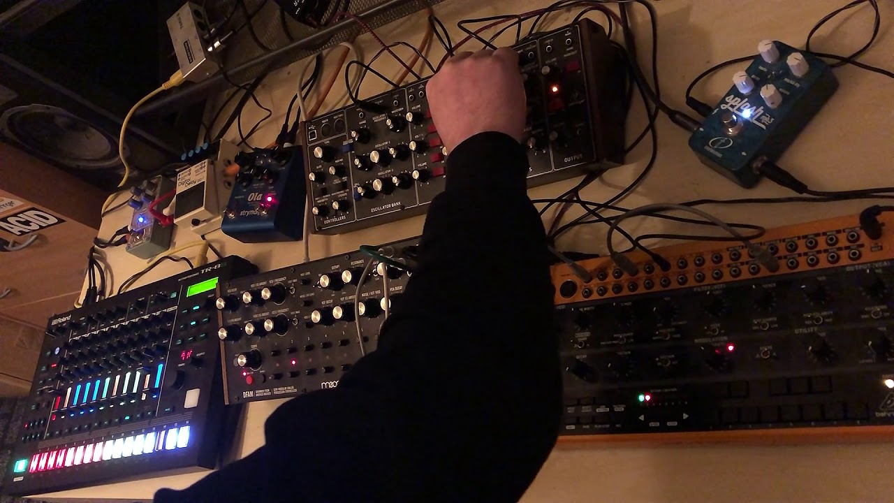 Tuesday live Techno Jam 10112020 roland tr-8s moog dfam behringer modeld crave