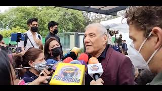 Martín Urieta en la inauguración de la plaza del Bolero Armando Manzanero.
