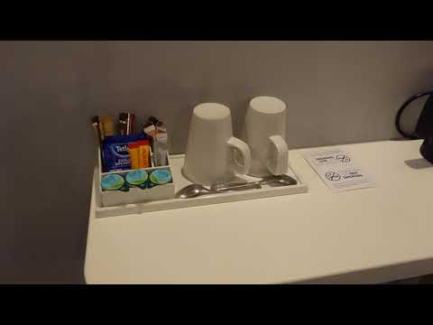 Holiday Inn Express Room Tour