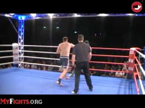 K1-Rote Ecke Andre Dinse VS Steve Ayoub. SdA Dinse. 95 Kg.