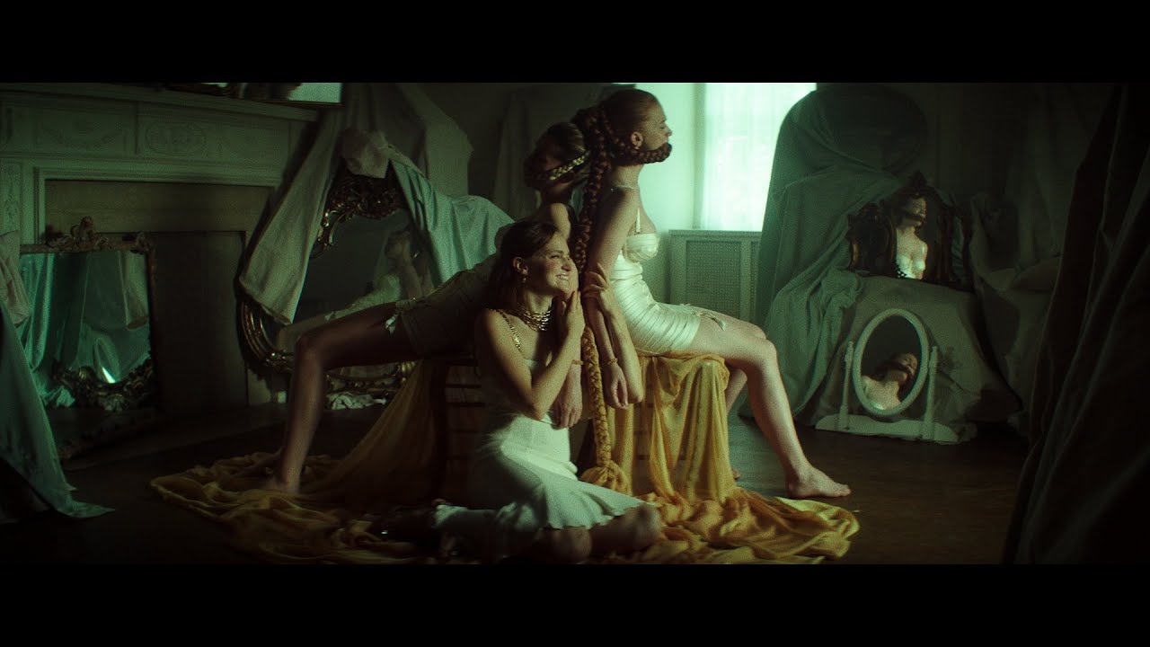 Official Theatrical Trailer (Red Band)