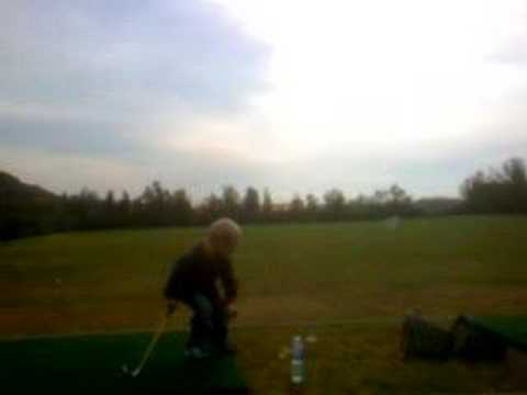 Oliver Ulrich 4 years plays golf