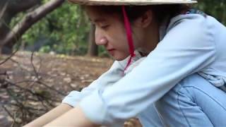 Cứ về quê kiểu gì cũng phải ăn điều kiểu này, nhìn đứa nào tay chân cứ như ông kẹ.

Sống ở quê có mùa ổi, mùa chôm chôm, mùa măng cụt, mùa bưởi, mùa xoài,..

Cứ mỗi mùa mỗi kiểu ăn chơi. Người ta có đất người ta cứ bán, Lê cứ mua vào để có mỗi mùa trái cây lại có cái để ăn.