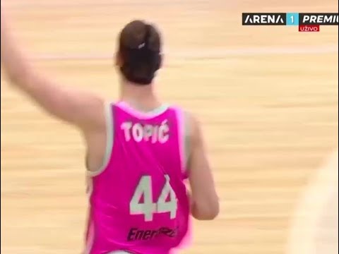 NEVEROVATAN JE: Sjajni potezi Topića u trećoj četvrtini, otac Milenko gleda iz prvog reda