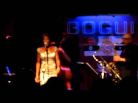 Nicole Henry - Early In The Morning