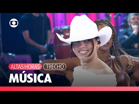 Ana Castela (feat Dennis e MC GW) canta o sucesso 'Ram Tchum' no palco do Altas Horas! | TV Globo